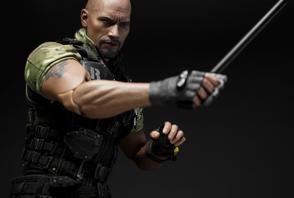 道恩强森迷彩服扛枪霸气写真图片214