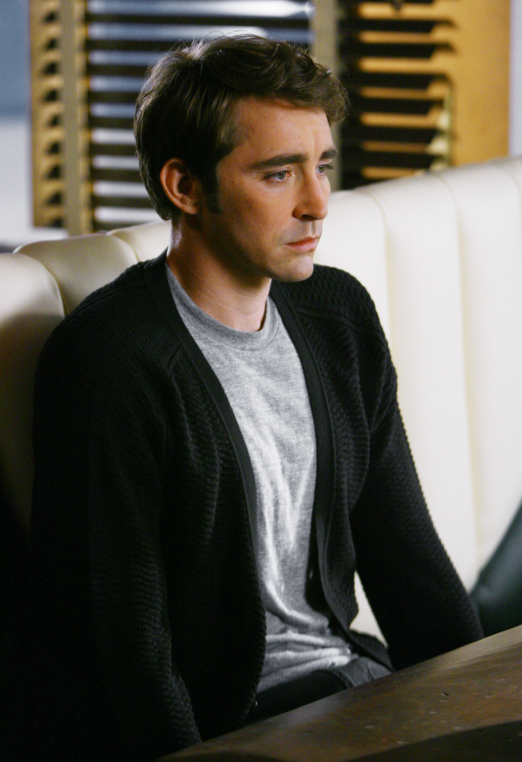 简介:李·佩斯《灵指神探》剧照图片,分享一组李·佩斯图片给大家,图