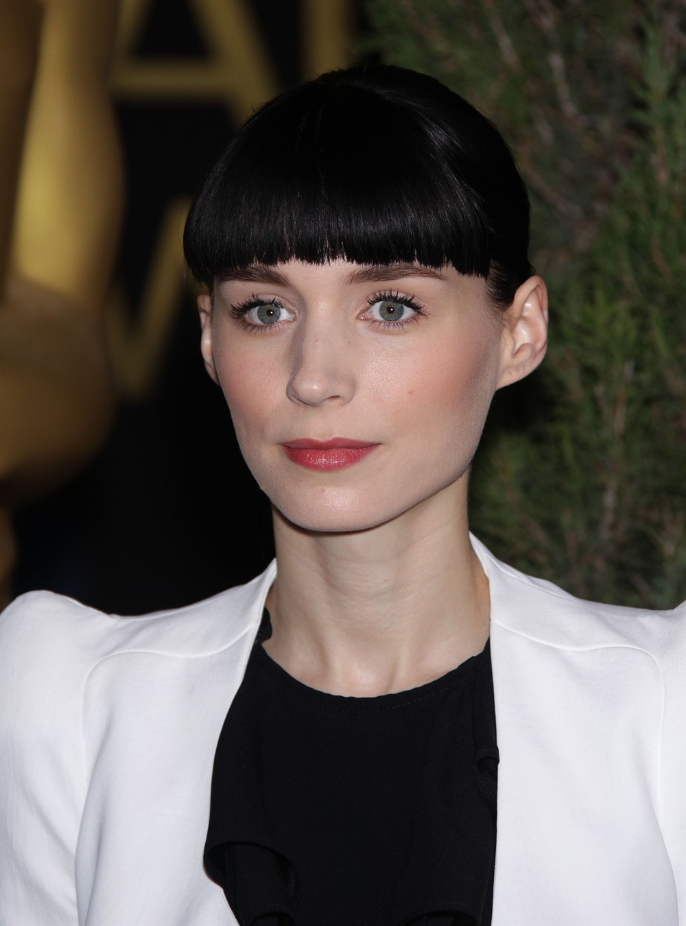 鲁妮玛拉黑白配知性优雅写真39