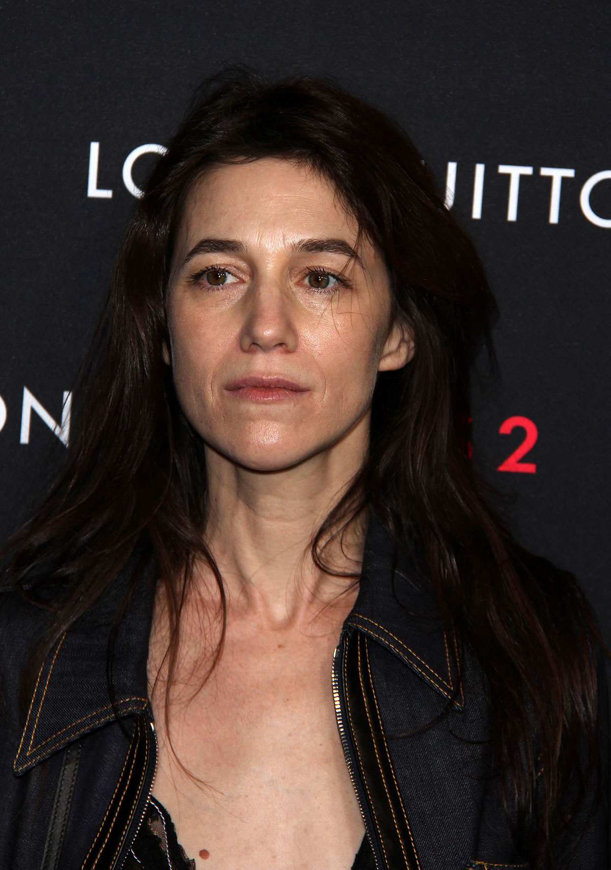 夏洛特甘斯布在好莱坞出席路易威登系列2展览24