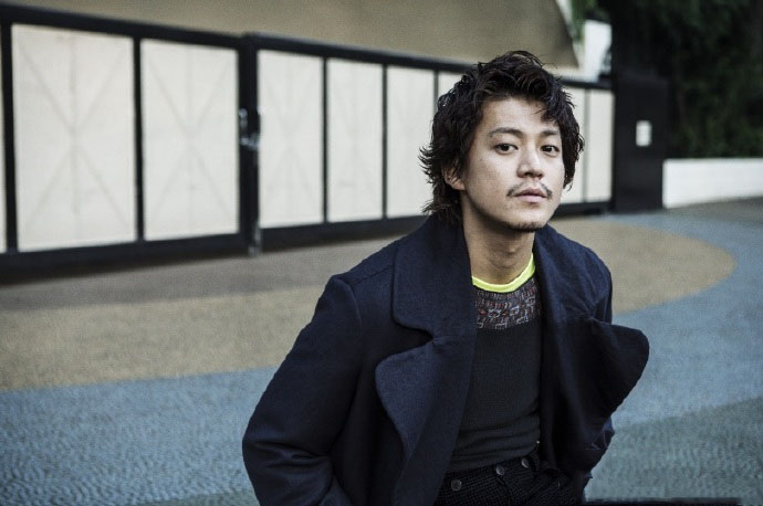 小栗旬街拍图片随意慵懒成熟范79