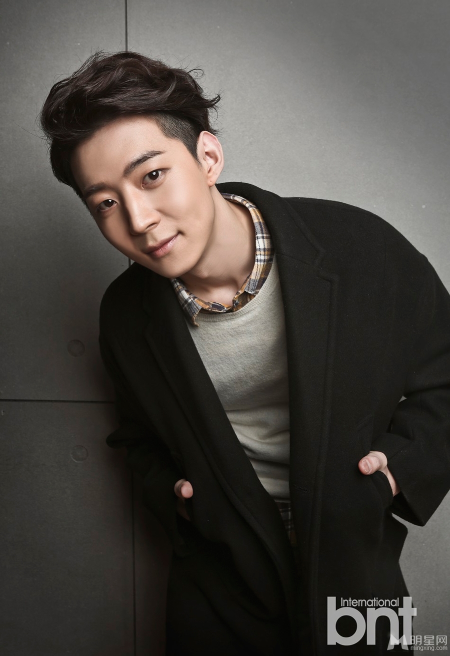 朴有天弟弟朴有焕时尚大片造型酷帅十足朴有焕图片812