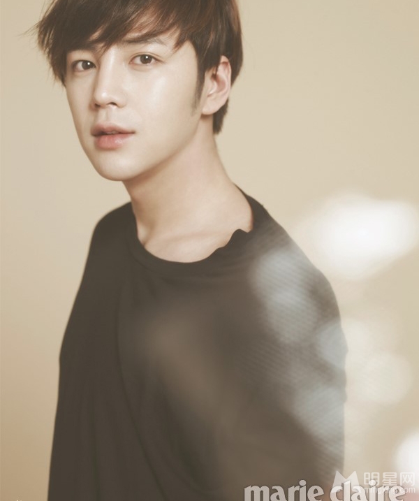 简介:张根硕时尚写真 春日暖男展魅力 张根硕图片,分享一组张根硕图片