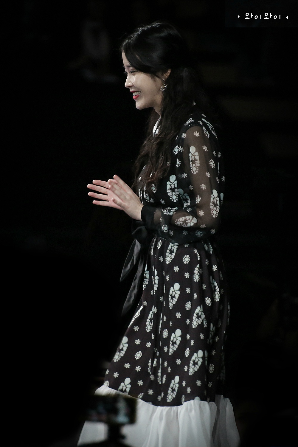 iu李智恩2014mama盛典出席图白色礼服犹如女神88