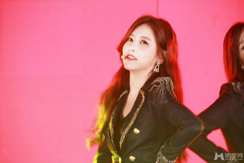 皇冠团tara成员朴素妍卖萌高手可爱迷人高清舞台照78