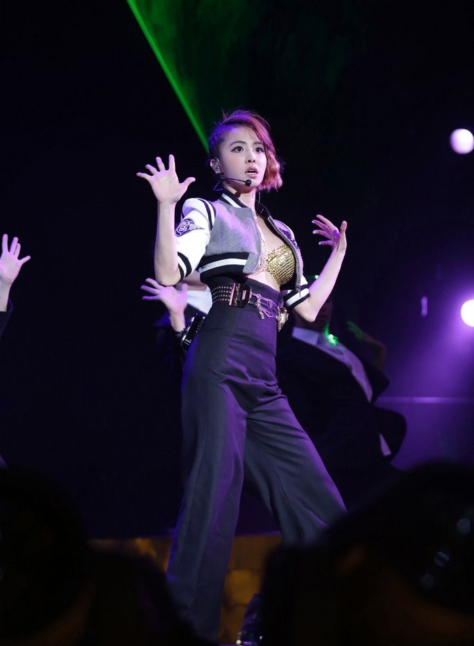 蔡依林新专辑演唱会图片化身蛇蝎美人蔡依林性感演唱会图片27