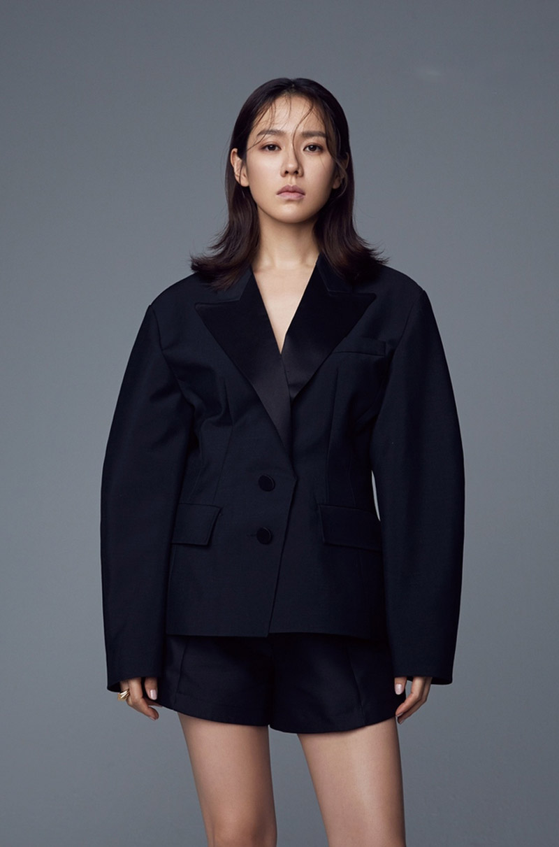 孙艺珍性感优雅时尚杂志封面大片44