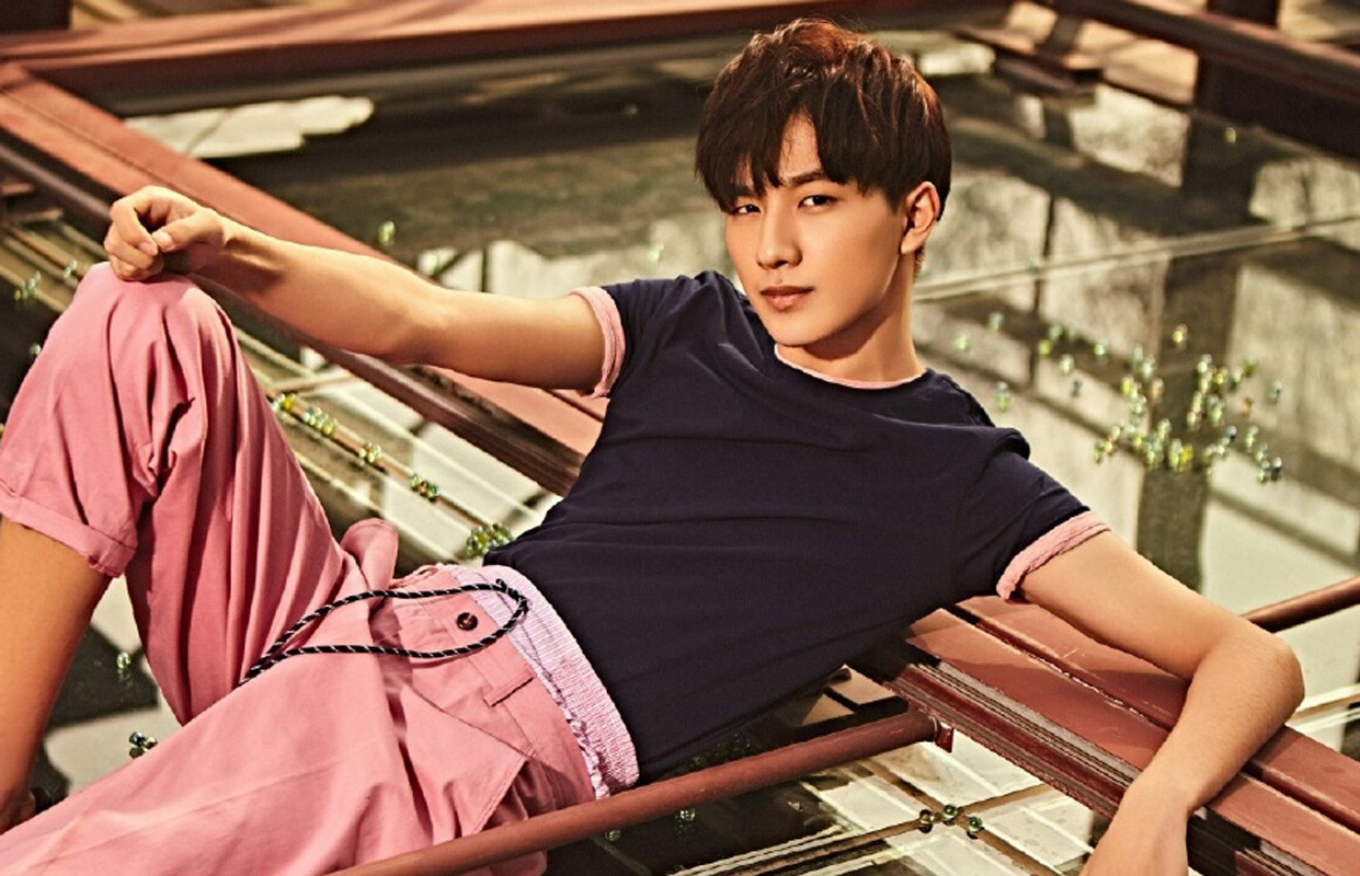 李宏毅休闲运动风时尚写真图片15