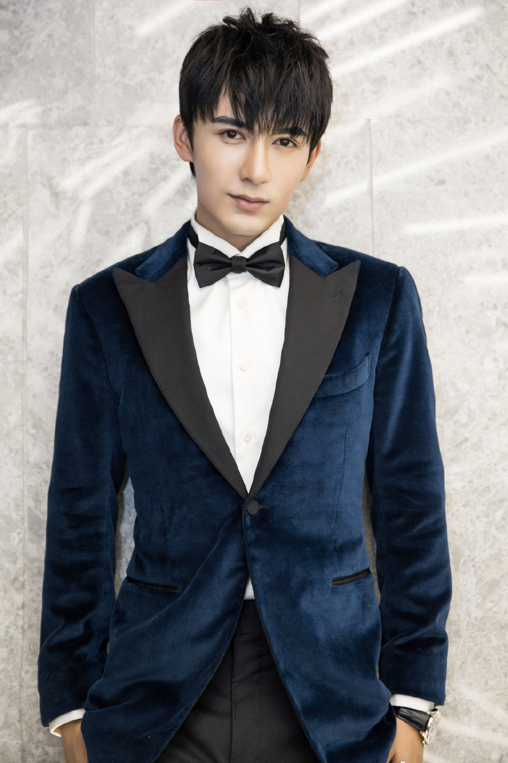 米热西装帅气写真高清图片24