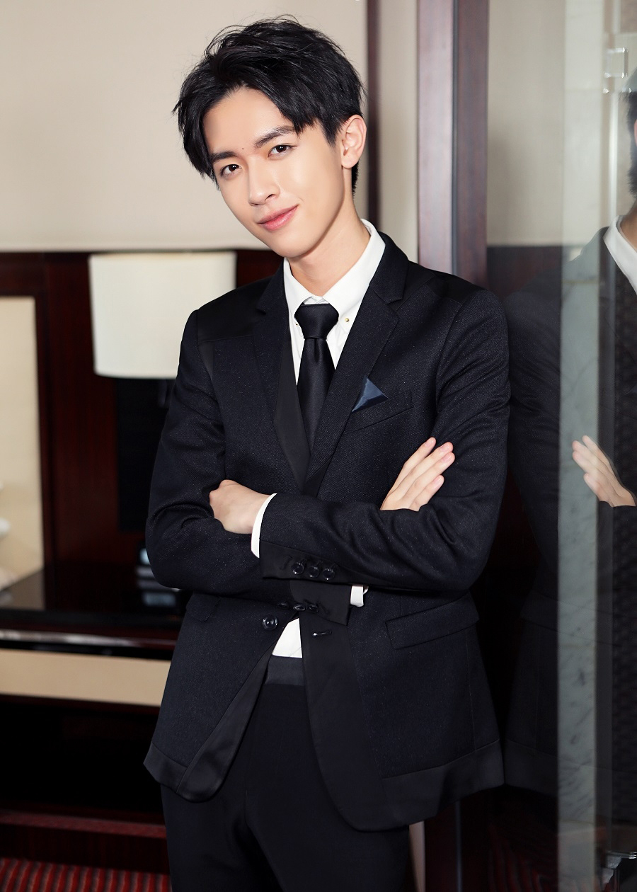 张逸杰帅气图片23