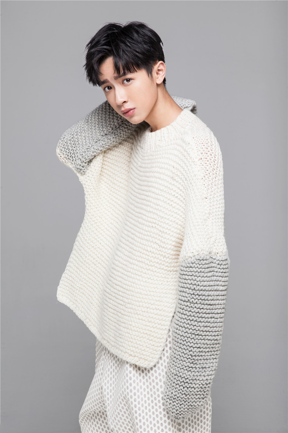 张逸杰帅气写真图片15