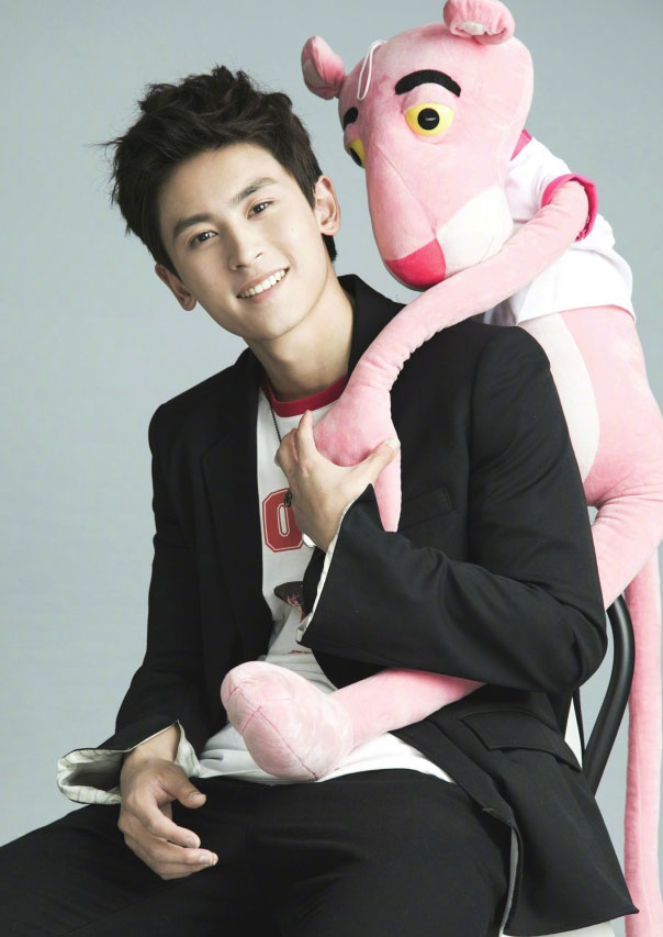 人气小生张哲瀚时尚杂志写真图片78