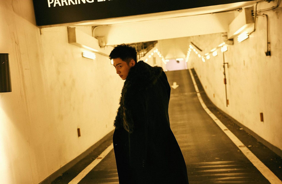 黄景瑜骑机车酷帅写真高清图片16