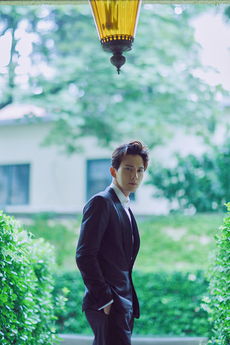 徐正溪优雅绅士范西装写真图片49