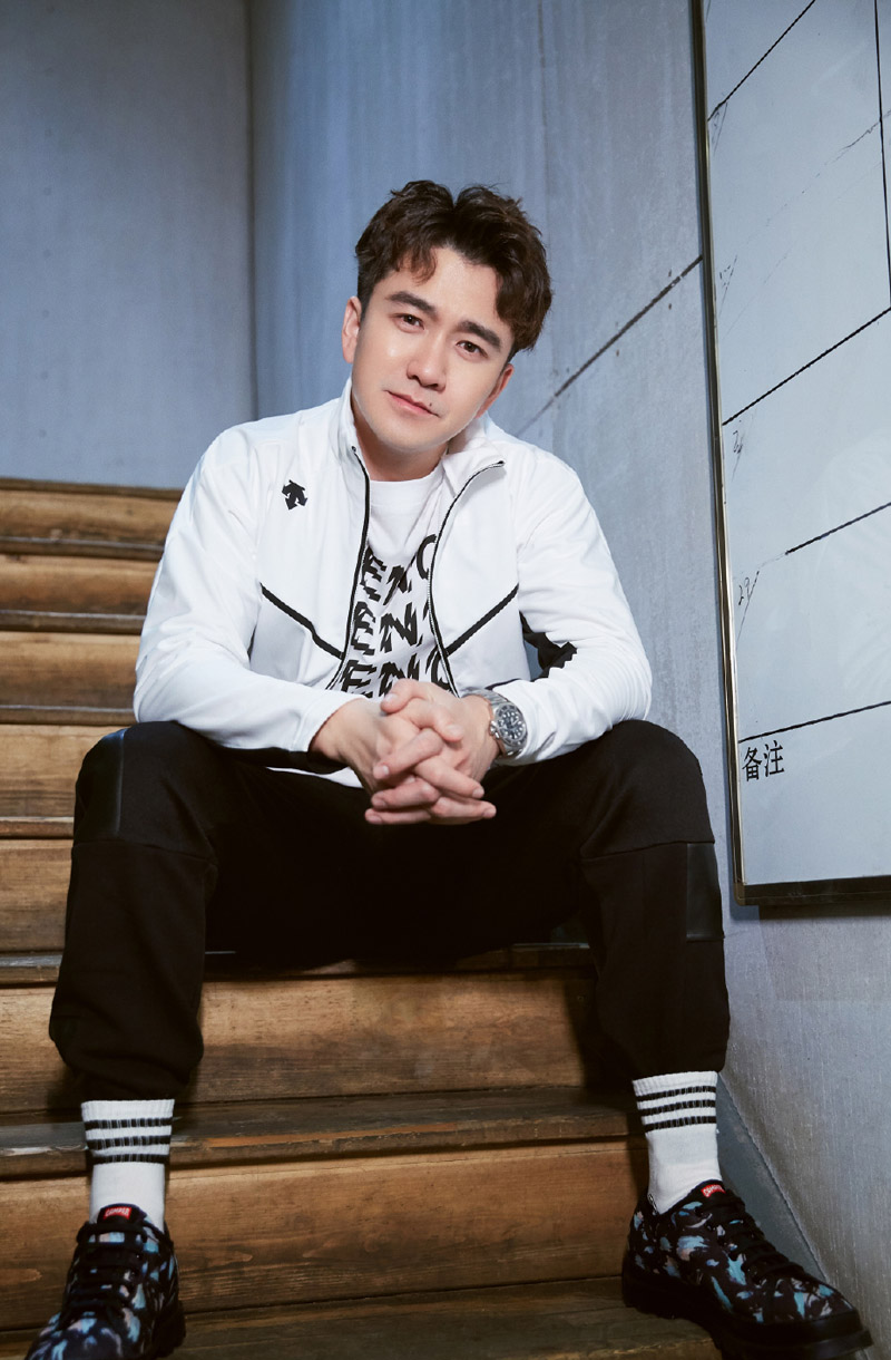 翟天临成熟帅气写真大片59