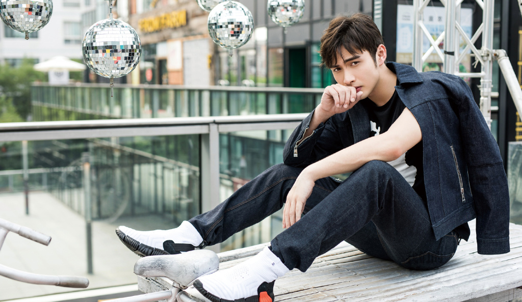 人气小生张彬彬最新时尚街拍高清图片15