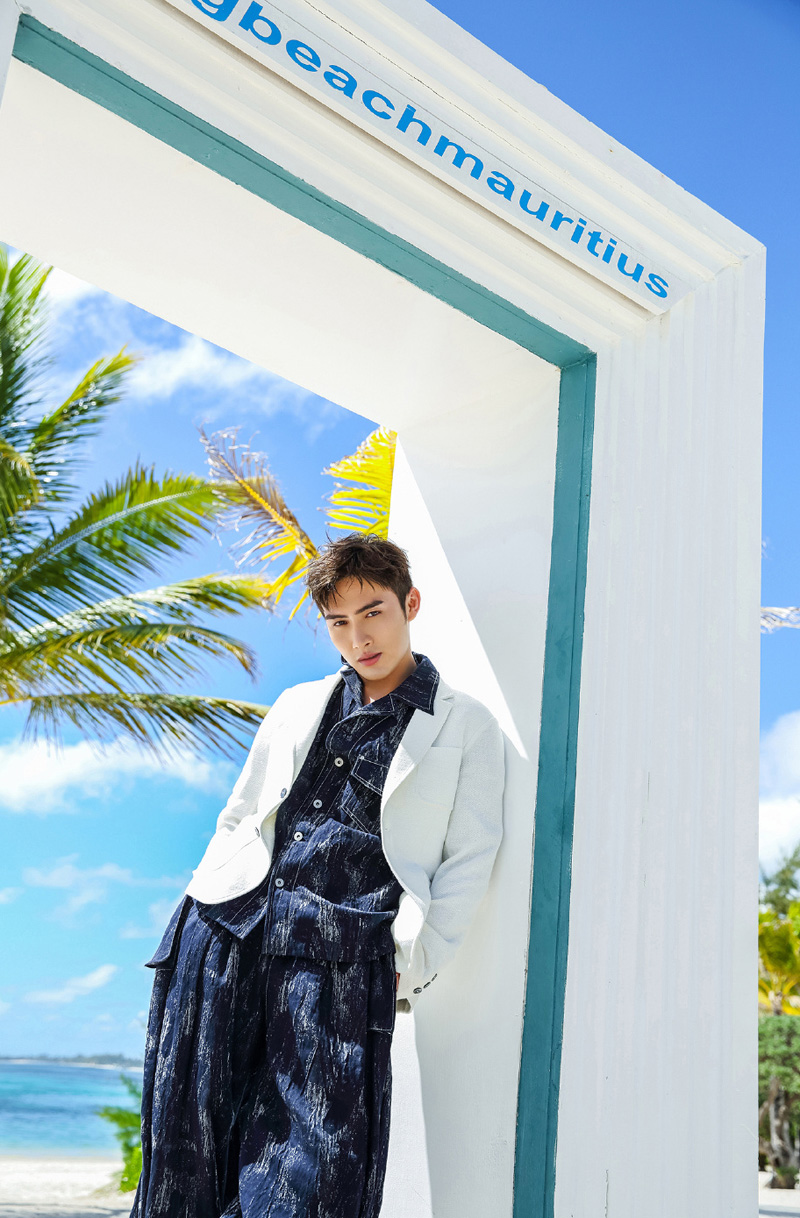 张彬彬超帅旅行写真大片49