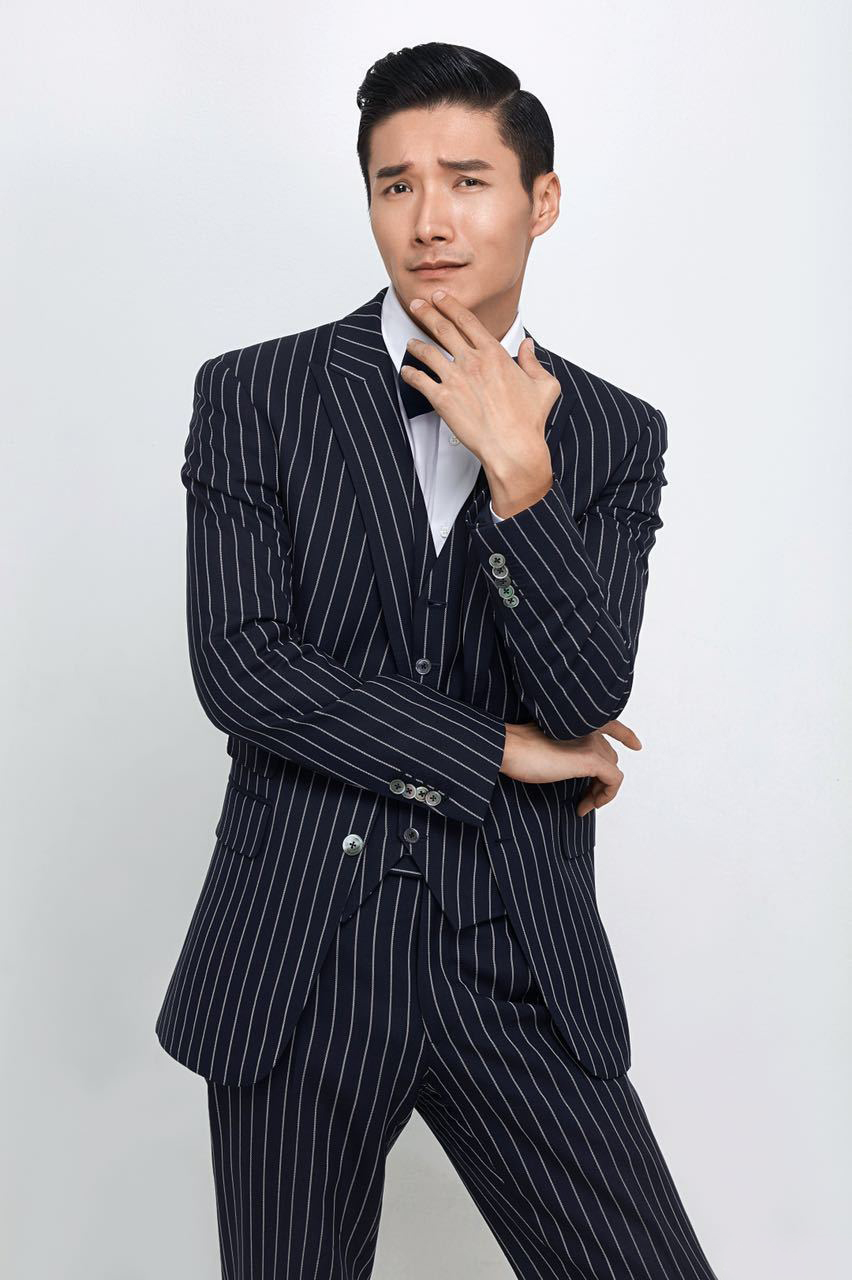 李泰西装绅士帅气图片66