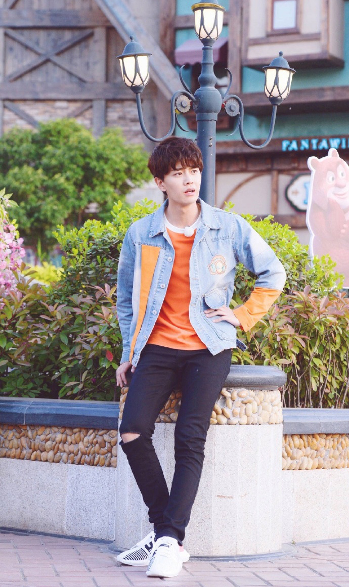 任嘉伦奔跑吧录制花絮图片49