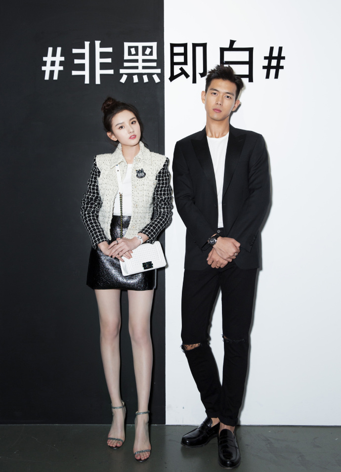 简介:李现黑色西装绅士魅力图片,分享一组李现图片给大家,图中的明星