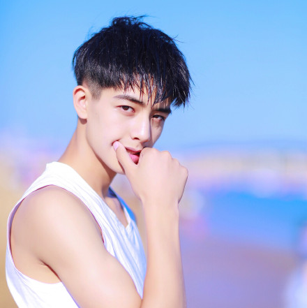 宋威龙海边清新写真图片69