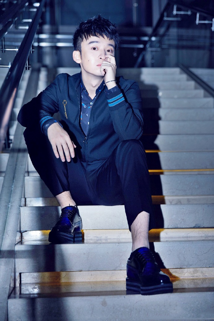 董子健黑白气质大片董子健图片26