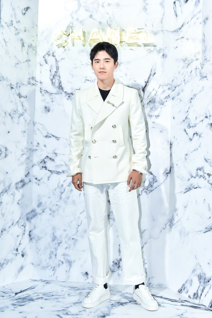 刘昊然帅气纯白风活动现场写真图片13