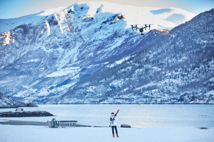 环球人物王源挪威的雪图片