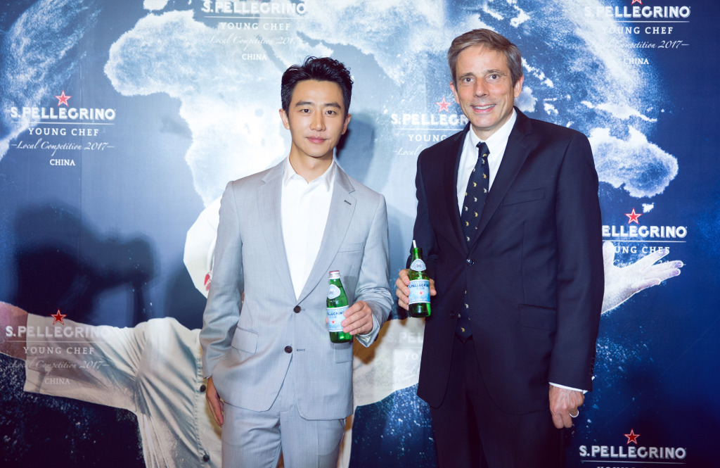 黄轩图片黄轩代言圣培露帅气图片1415