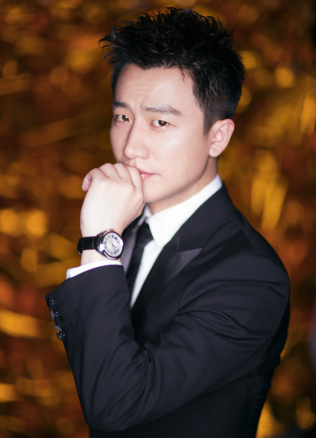 黄轩黑色西装绅士帅气写真图片46