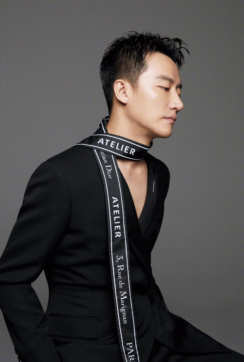 黄轩魅力有型时尚杂志封面大片57