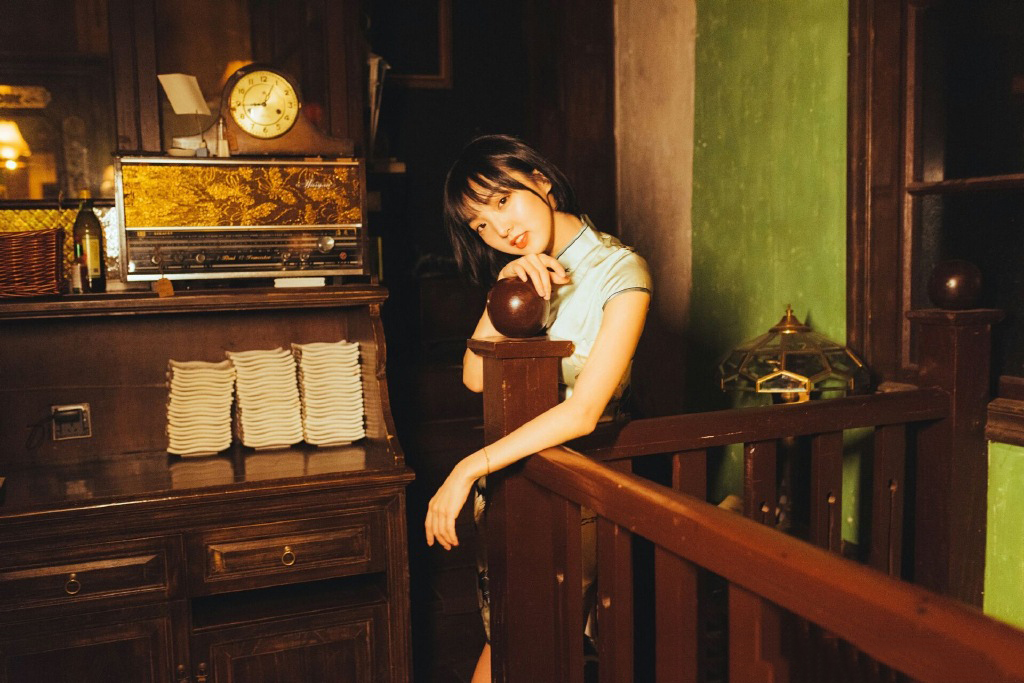 分享一组强东玥图片给大家,图中的明星图片壁纸会点缀你的电脑桌面