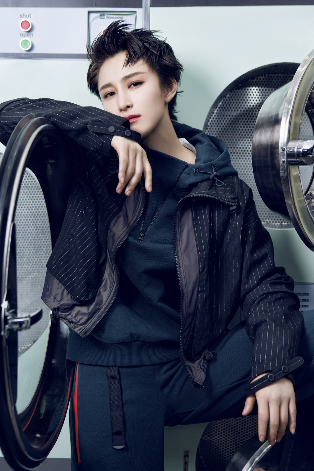 蒋璐霞酷帅时尚大片高清图片16