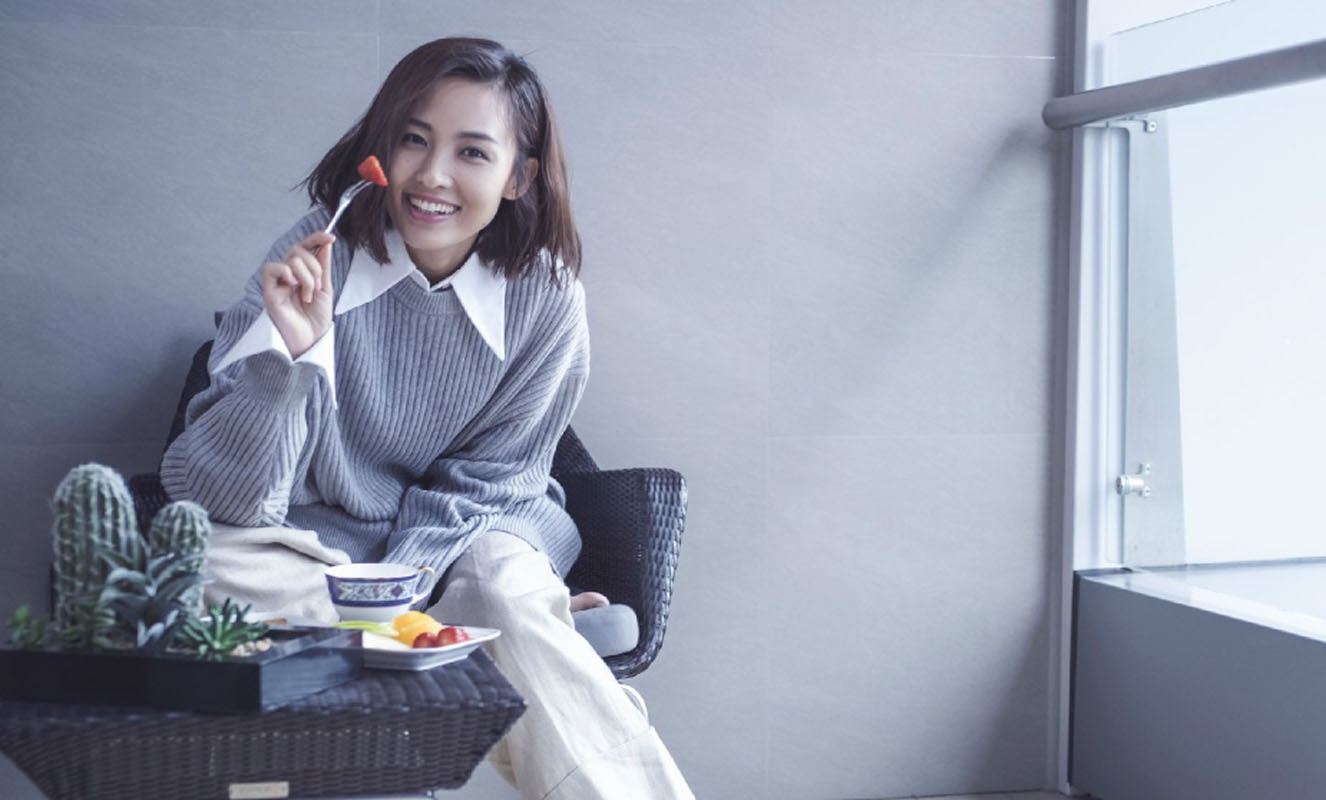 分享一组郑罗茜图片给大家,图中的明星图片壁纸会点缀你的电脑桌面