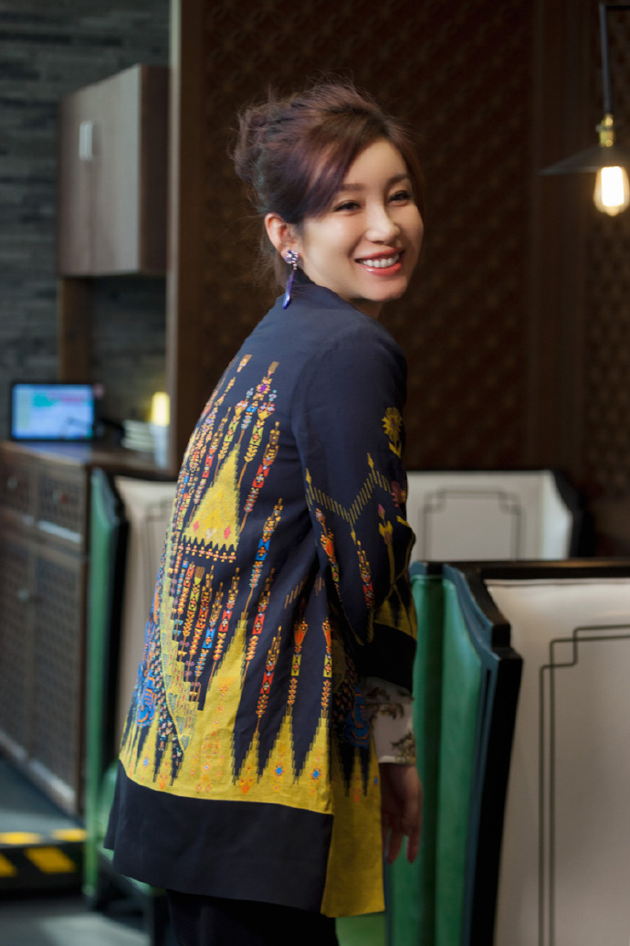 秦海璐白衬衫优雅动人图片66