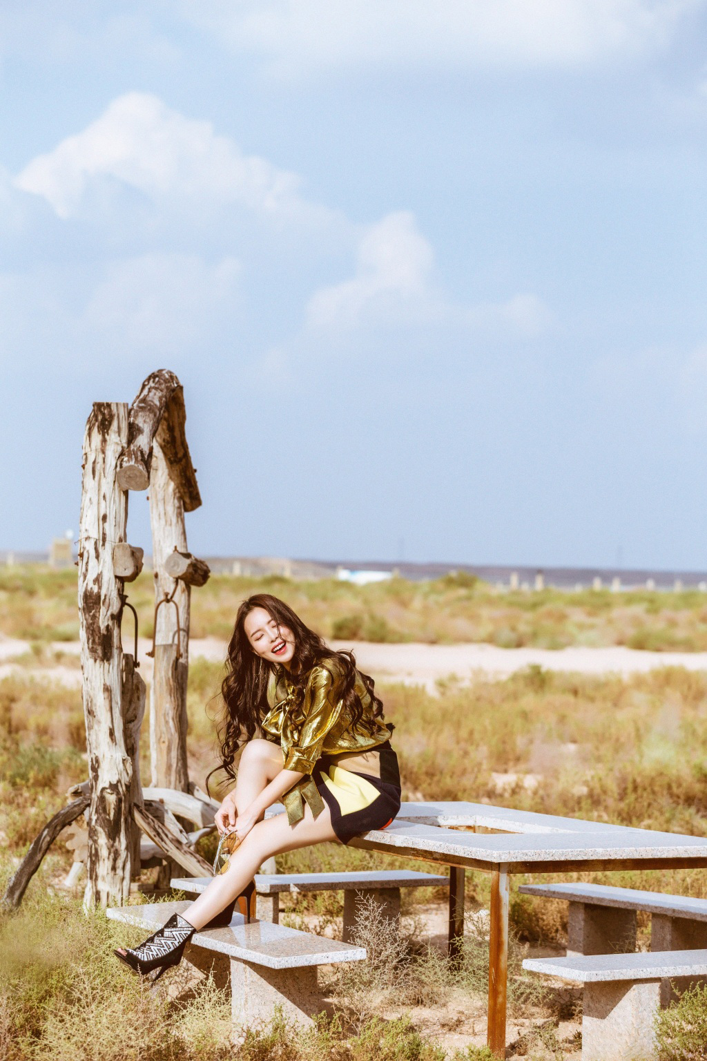 温心红唇性感长腿迷人随性写真图片27