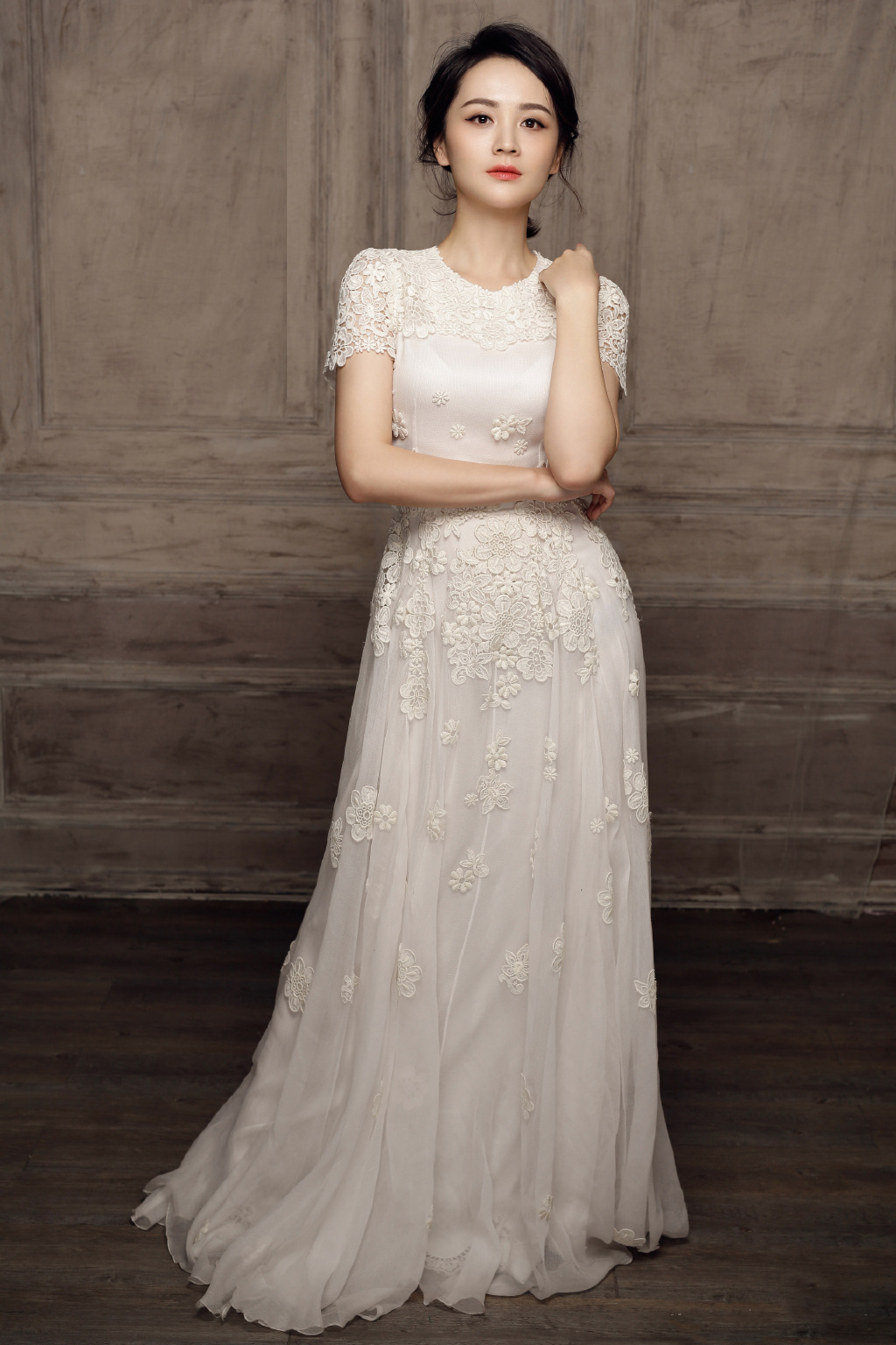 邓莎白裙温婉知性写真图片66