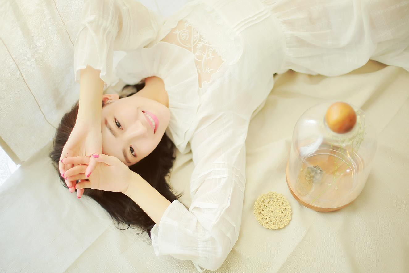 菅纫姿白纱长裙性感写真图片58