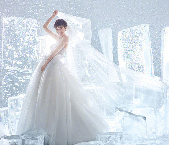 焦俊艳纯白婚纱时尚大片写真26