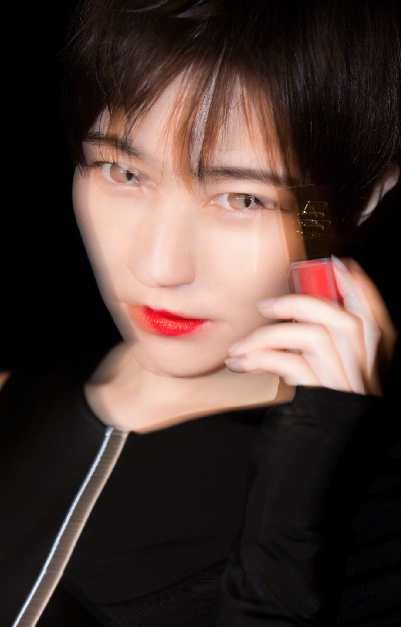 焦俊艳美艳红唇活动照图片59