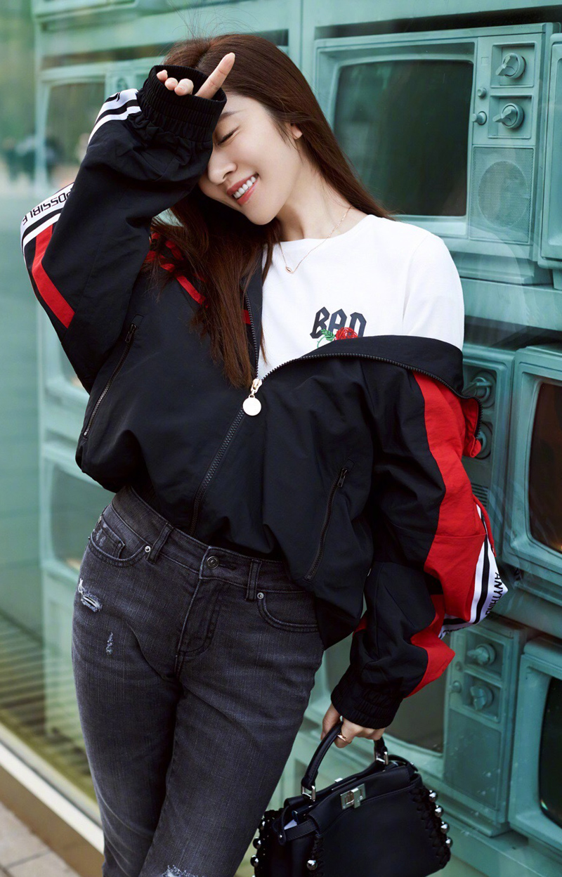 王晓晨休闲街拍图片66