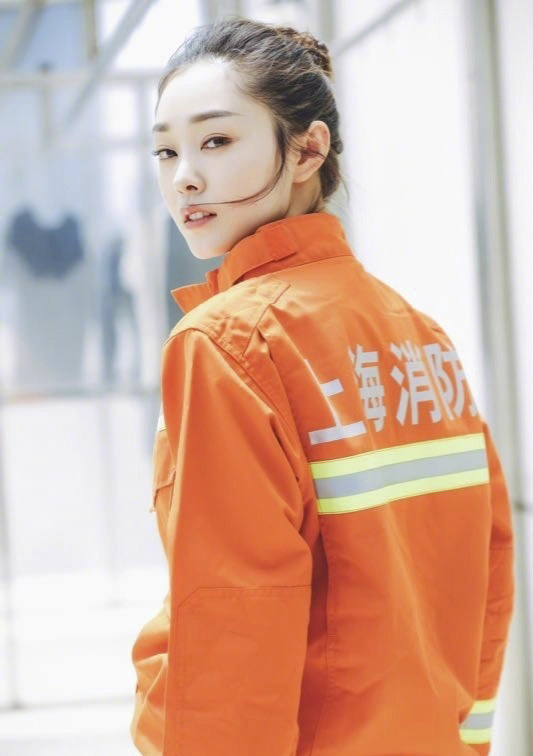 宋轶消防制服写真图片最美侧颜杀49