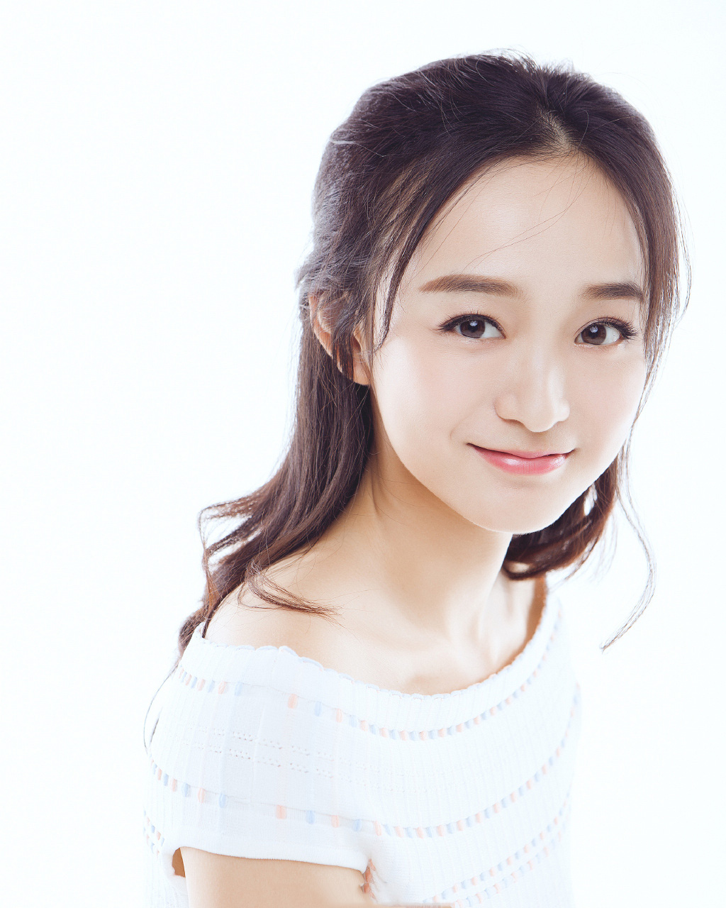 何泓姗极简风格唯美写真图片59