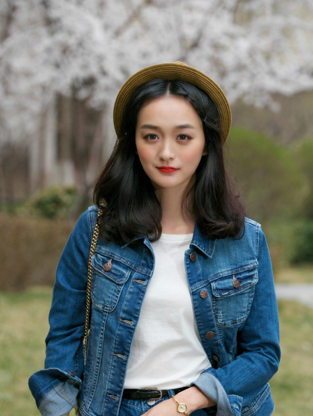 何泓姗清新时尚街拍图片78