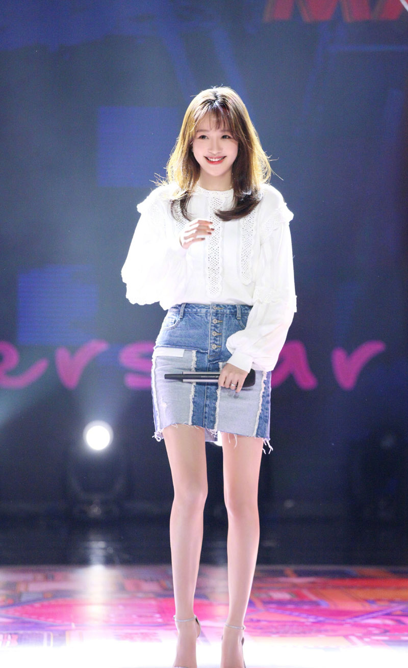 孙怡快乐大本营甜美剧照图片66