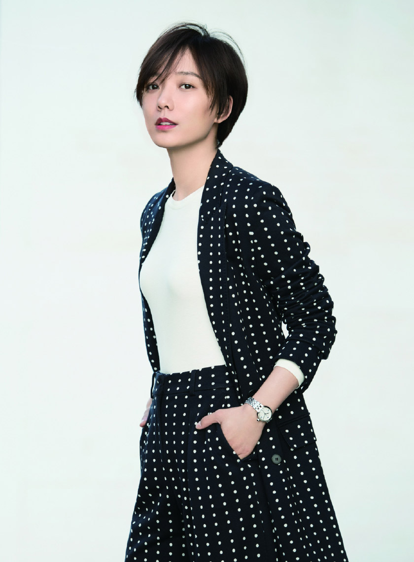 王珞丹成熟干练风时尚杂志写真图片56