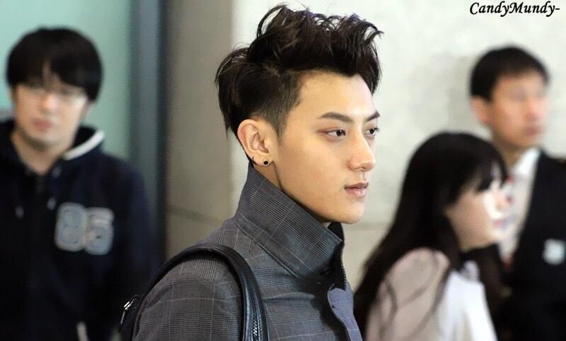 exo日本福冈飞韩国机场写真黄子韬图片写真尽显时尚潮范49