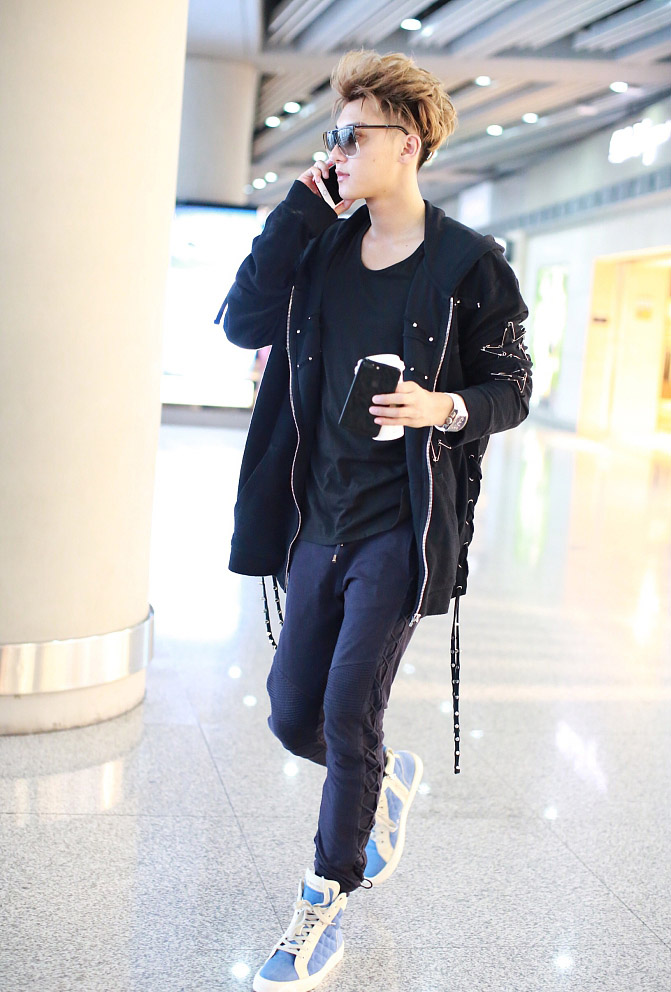 黄子韬机场街拍图片24