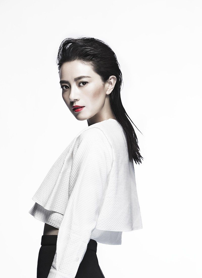 高圆圆全新时尚大片烈焰红唇性感妩媚27