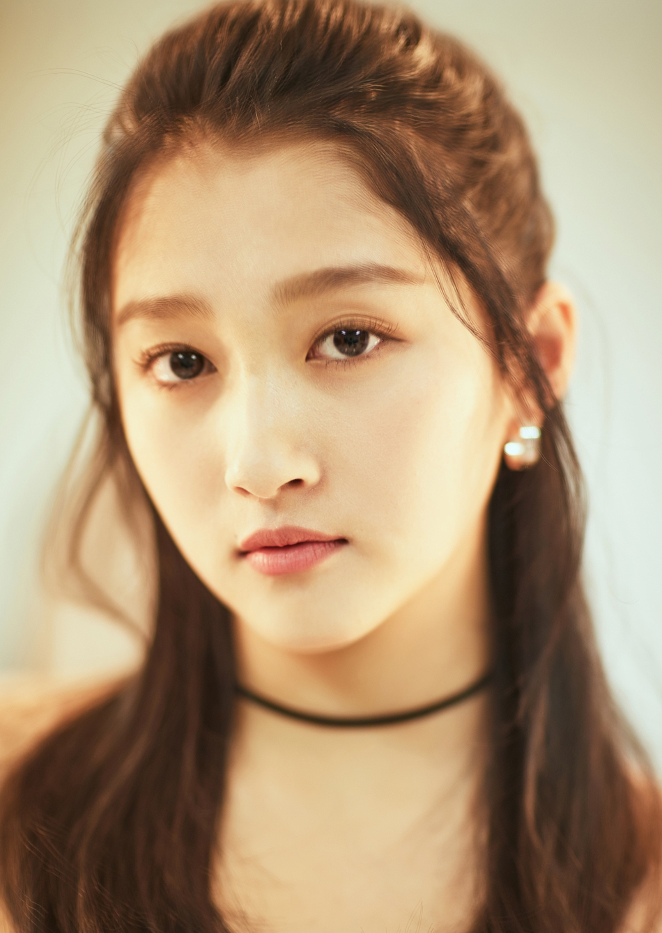 关晓彤一字红裙美艳写真图片910